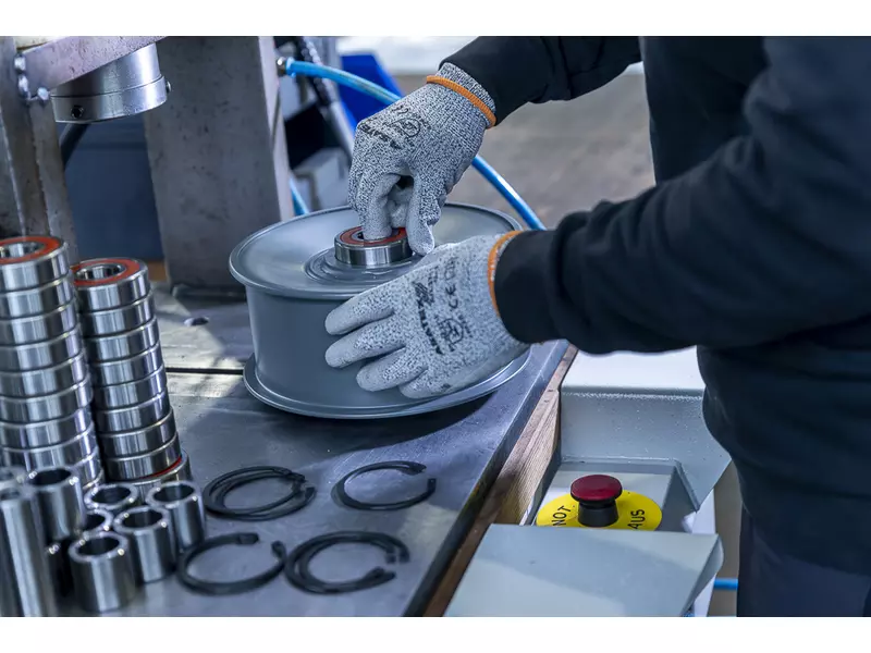 Montage Baugruppe Lager einpressen.webp